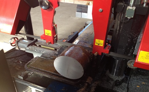 天心卧式带锯床加工时出现明显振荡如何排查？